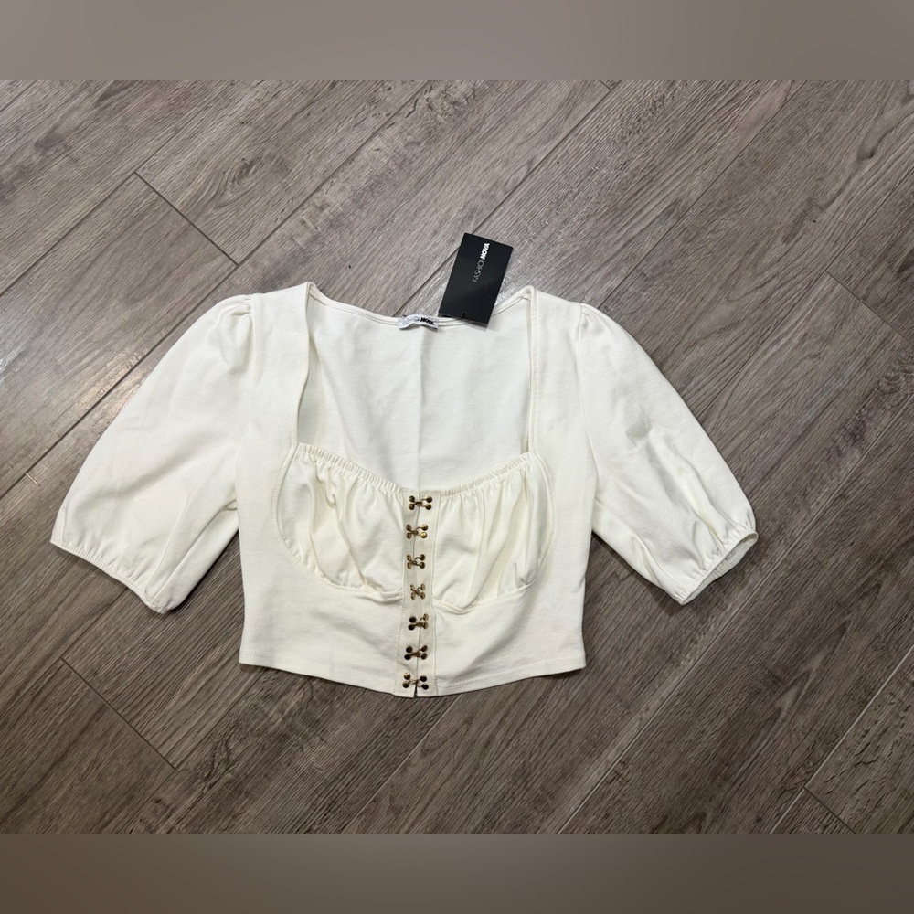 Fashion Nova hooked short puff sleeve cropped top medium